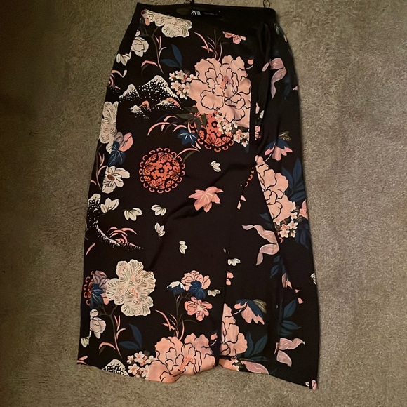 Zara Japanese style skirt - Picture 1 of 2